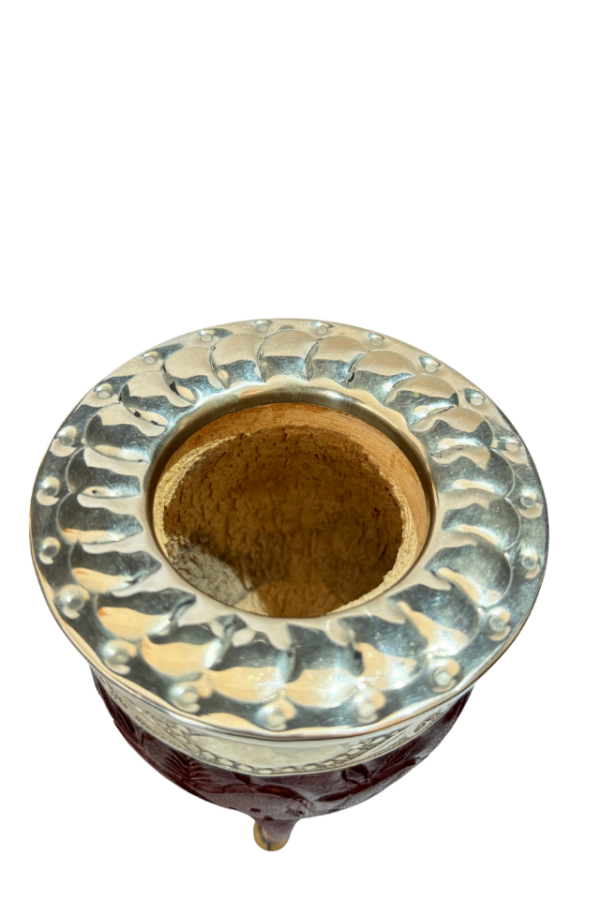 🧉 Mate Imperial Premium con patitas – Repujado Borravino y virola de alpaca